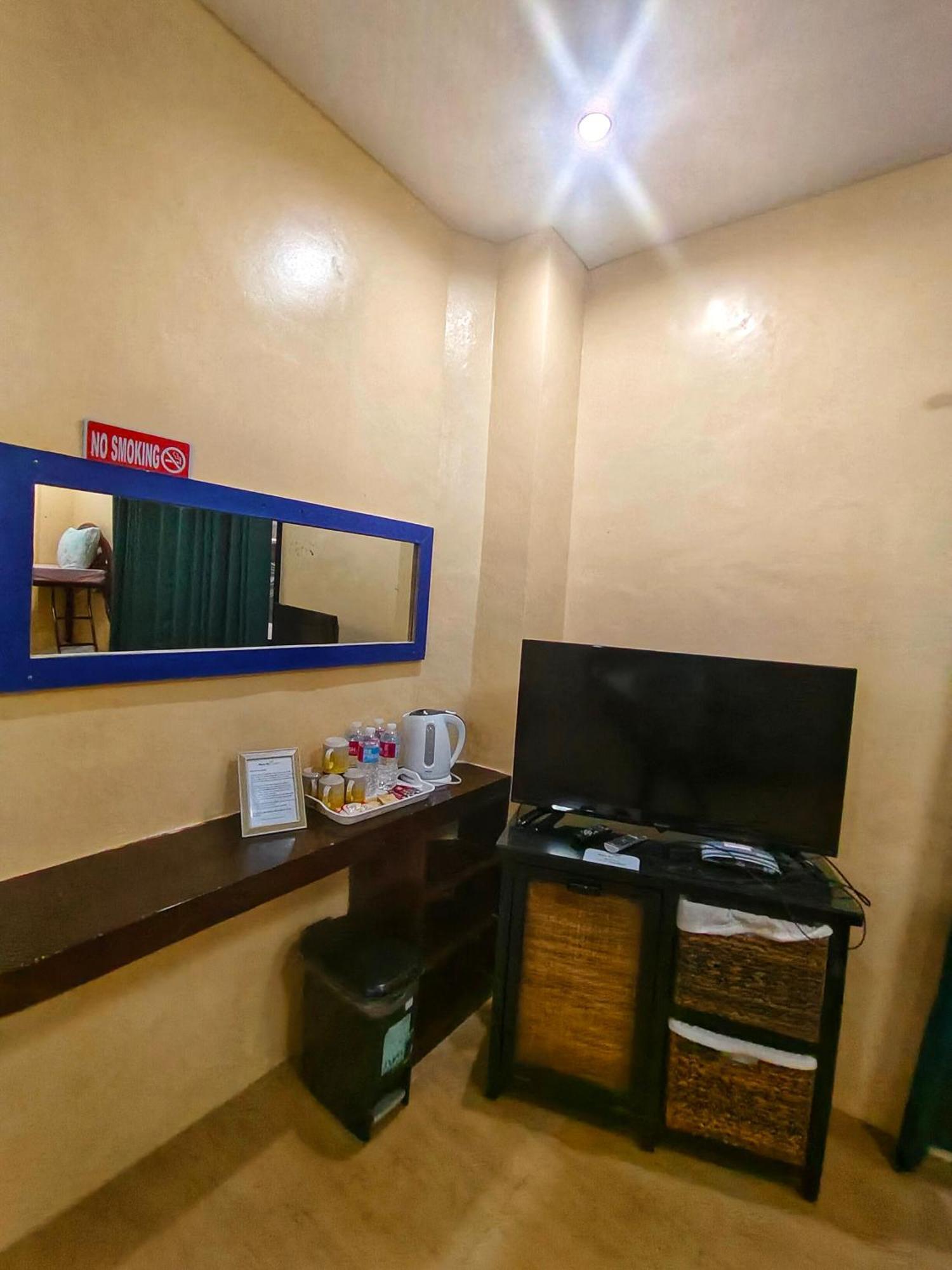 Monte Rio Gardens Bed & Breakfast Alaminos Exterior foto