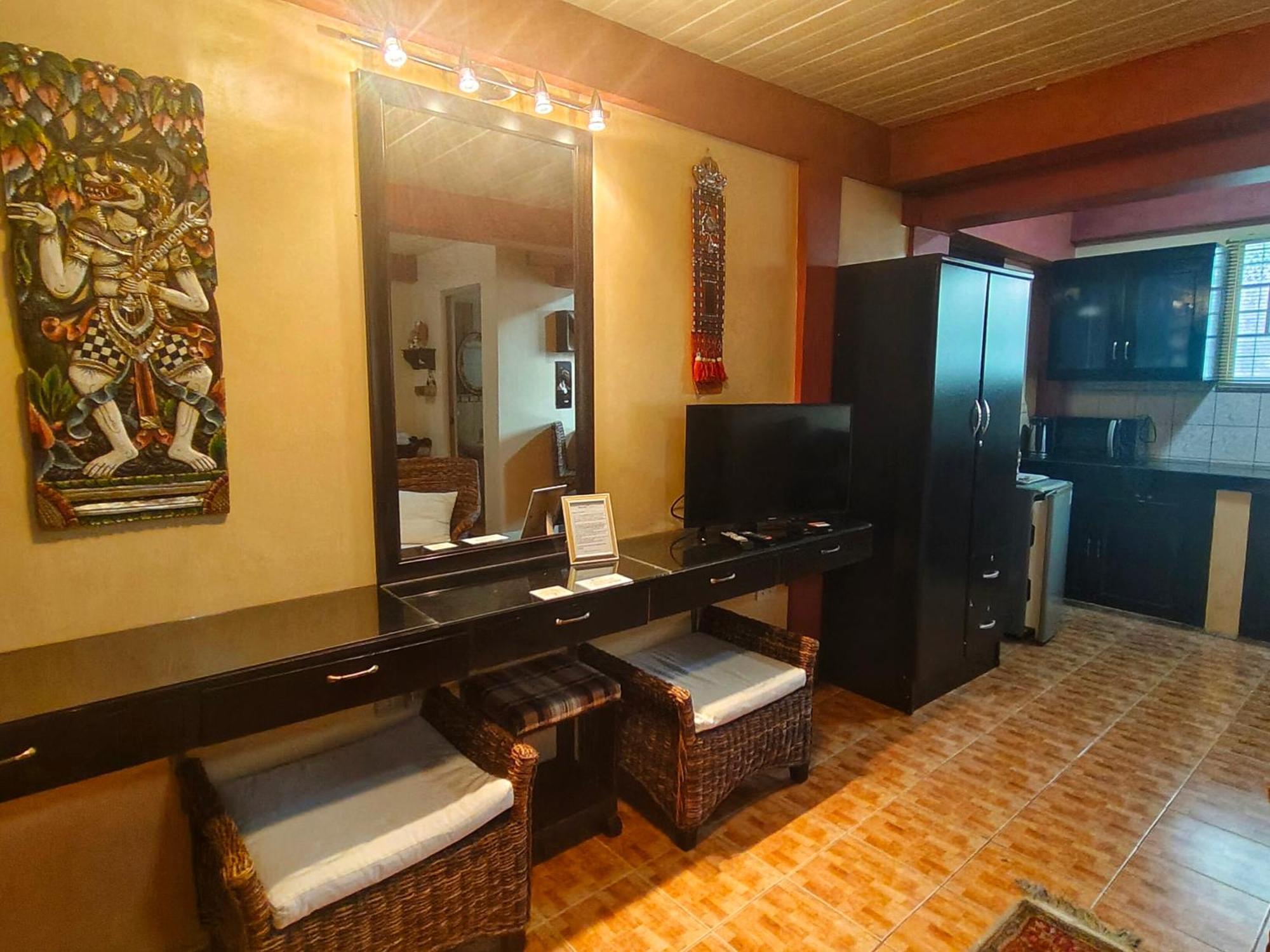 Monte Rio Gardens Bed & Breakfast Alaminos Exterior foto